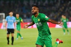 官方网站-巴塞罗那发布备战花絮，关键时刻豪取连胜，亚冠任务艰巨，赛季目标并未改变(西班牙人对巴塞罗那武磊进球)