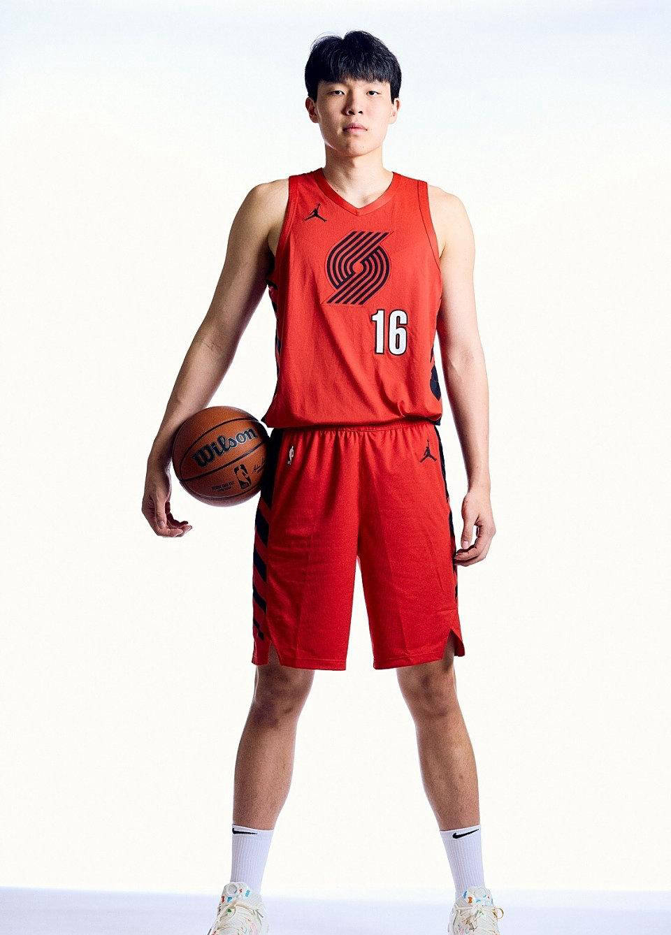 中国队对开拓者 中国队对开拓者